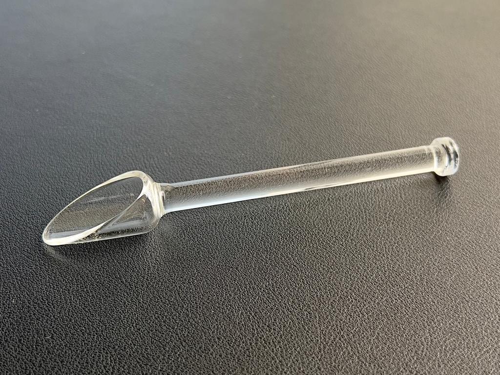 regular size of glass vaporizer scoop